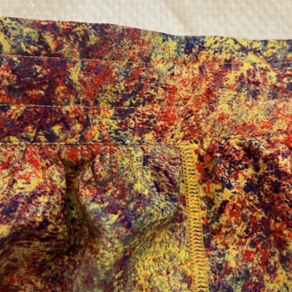 Lululemon Sea Wheeze Hotty Hot 2.5" inseam short aize 12L--Limited Edition - Picture 9 of 10